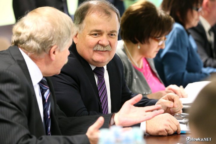 O inwestycjach zrealizowanych w 2015 roku - rozmowa z JANUSZEM ZARZECZNYM - starostą Powiatu Stalowowolskiego.