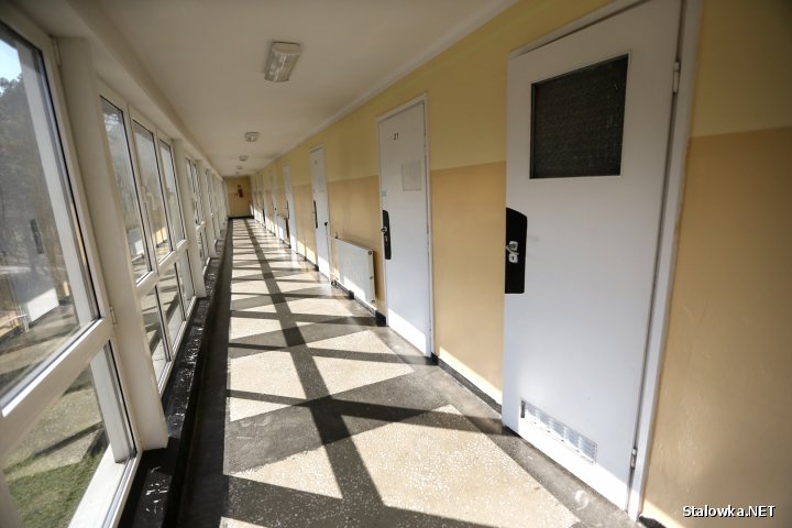 Sukcesywnie odnawiane są sale, sprzęt, korytarze, sanitariaty oraz aula.