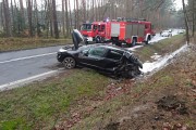 Dwa samochody brały udział w wypadku drogowym, do jakiego doszło 31 marca 2016 roku rano na drodze wojewódzkiej 871.