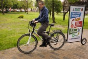 Codziennie do południa, o ile pozwoli na to aura w miasto wyruszy tzw. mobilny koordynator osiedlowy - pracownik urzędu miasta na rowerze.