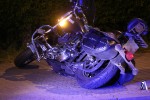 Wezwano grupę policyjnych techników. Na miejscu zabezpieczono ślady hamowania Harleya, które świadczyły o znacznej jego prędkości.