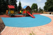Radna miejska Urszula Serafin - Bąk zwróciła uwagę, że place zabaw dla dzieci stawiane są w nasłonecznionych miejscach. Rzadko które znajdują się cieniu.
