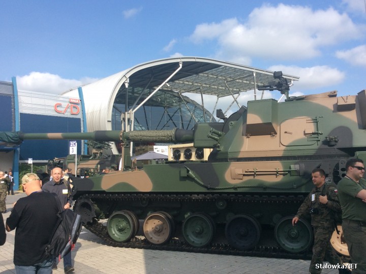 Armato-haubica 155-mm KRAB na MSPO w Kielcach.