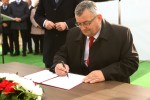 W miejscu gdzie rozpocznie się budowa drugiego etapu obwodnicy Stalowej Woli i Niska, podpisano umowę przystąpieniu do realizacji kolejnego jej odcinka.