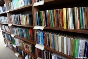 Od czwartku, 1 grudnia w Bibliotece Głównej MBP im. Melchiora Wańkowicza znów będzie można kupować tanie książki na kiermaszu.