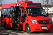 Dwa miniautobusy zakupione za 1,2 mln. zł to kolejne mniejsze pojazdy po nabytym w październiku tureckiej marki Karsanie. Są one bezpieczne, funkcjonalne i co najważniejsze ekonomiczne. Spalają od 11 do 13 litrów na 100 kilometrów, podczas gdy te duże, wysłużone trzy razy więcej.