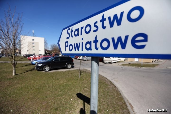 Radni udzielili absolutorium Zarządowi Powiatu Stalowowolskiemu z tytułu wykonania budżetu za 2016 rok.