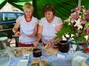 Lasowiackie potrawy, tradycje i sprzęt domowy - takie atrakcje czekały na mieszkańców w sobotnie popołudnie na Placu Piłsudskiego.