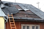 Dziesięć godzin trwało usuwanie szkód po burzy jaka przeszła w niedzielę nad powiatem stalowowolskim.