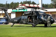Black Hawk S-70i o wartości około 21 mln. dolarów wylądował na płycie stalowowolskiego MOSiR-u.