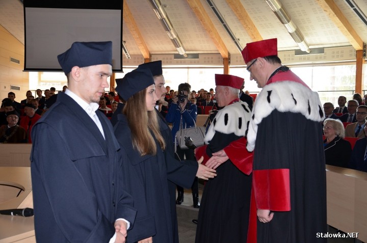 W trakcie inauguracji ślubowanie złożyli przedstawiciele studentów pierwszego roku. W tym roku na Wydział Mechaniczno-Technologiczny w Stalowej Woli przyjęto 174 studentów.