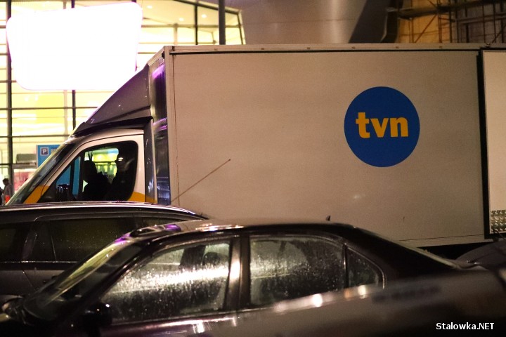 Transmisja programu Uwaga TVN przed centrum handlowym VIVO!