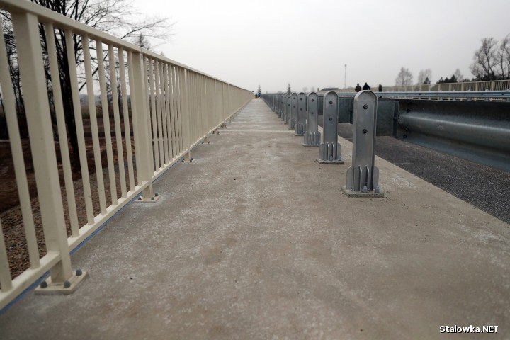 Po prawie dwóch latach przywrócono ruch drogowy na drodze wojewódzkiej nr 872 Łoniów - Nisko w raz z przebudową dwóch mostów na rzece Łęg. Dziś dokonano uroczystego przecięcia wstęgi.