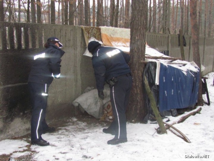 Podczas minionego weekendu policjanci ze Stalowej Woli trzykrotnie interweniowali w sprawie zgłoszeń związanych z osobami nietrzeźwymi i bezdomnymi. 