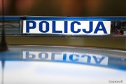 Policjanci ze Stalowej Woli zatrzymali prawo jazdy 31-letniemu mężczyźnie, który dojeżdżając do skrzyżowania, zaczął wyprzedzać kilka samochodów i w trakcie tego manewru uderzył w inny pojazd. 
