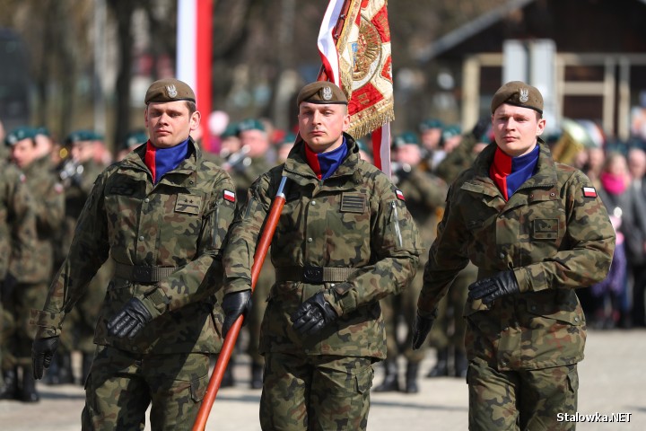 Stalowa Wola: uroczysta przysięga żołnierzy Wojsk Obrony Terytorialnych.