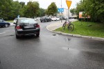 Przy wyjeździe z parkingu przychodni szpitala na ulice Stanisława Staszica doszło do potrącenia rowerzysty.