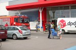 Na terenie Stalowej Woli doszło do staranowania drzwi wejściowych do hipermarketu Tesco na ulicy Przemysłowej oraz bramy Komendy Powiatowej Policji.