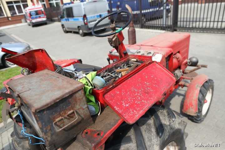 Na terenie Stalowej Woli doszło do staranowania drzwi wejściowych do hipermarketu Tesco na ulicy Przemysłowej oraz bramy Komendy Powiatowej Policji.