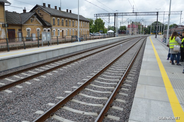 Od 13 września pociągi wróciły na zmodernizowany odcinek z Lublina do Kraśnika. Największy projekt kolejowy wkroczył w kolejny etap. Prace przeniosły się na odcinek Kraśnik - Zaklików. Efektem inwestycji będą krótsze przejazdy i większe bezpieczeństwo.