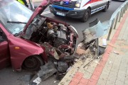 W miejscowości Lipca najprawdopodobniej w wyniku zasłabnięcia kierowca uderzył w barierę energochłonną.