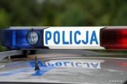W sobotę policjanci ze Stalowej Woli zatrzymali 35-letniego mężczyznę, który był tak pijany, że usnął w samochodzie, który zatrzymał w zatoczce autobusowej.