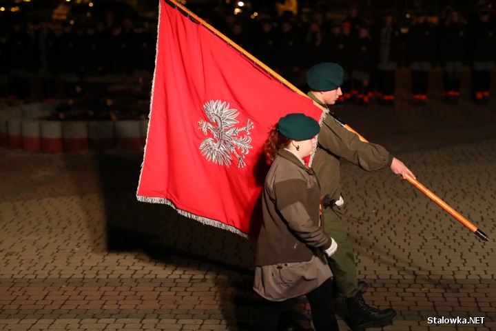 Uroczysty apel i ognisko w okazji 80-lecia harcerstwa w Stalowej Woli.