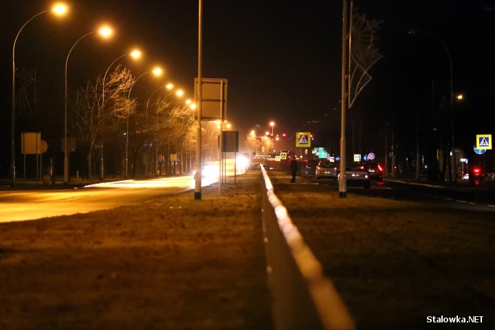 Awaria oświetlenia prawej części Alej Jana Pawła II w kierunku Rozwadowa.