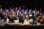 Po raz szesnasty Miejski Dom Kultury zaprosił mieszkańców na 5 stycznia na Koncert Noworoczny z udziałem Orkiestry Filharmonii Zabrzańskiej.