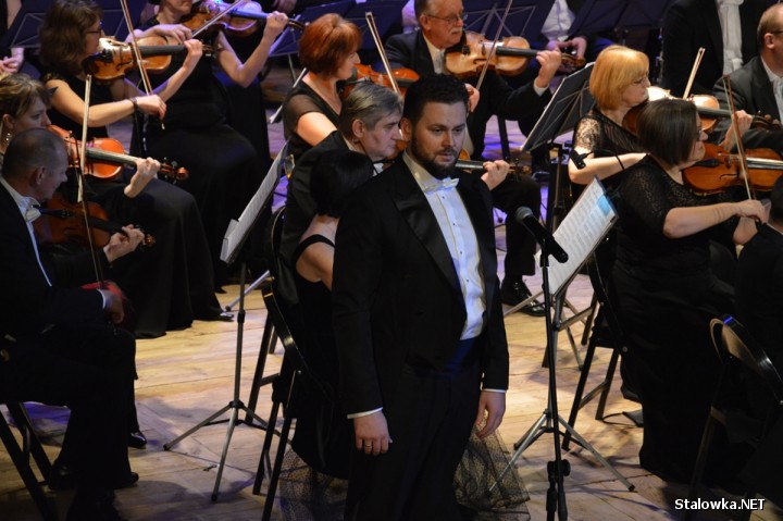 Po raz szesnasty Miejski Dom Kultury zaprosił mieszkańców na 5 stycznia na Koncert Noworoczny z udziałem Orkiestry Filharmonii Zabrzańskiej.