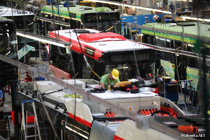 Miejski Zakład Komunalny ma na stanie 10 autobusów elektrycznych, wyprodukowanych w zakładzie Solaris Bus&Coach w Bolechowie-Osiedle koło Poznania.