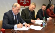 Umowę podpisał w dniu 12 lutego 2019 roku starosta stalowowolski Janusz Zarzeczny. W spotkaniu uczestniczył również wójt gminy Pysznica Łukasz Bajgierowicz.