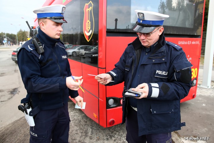 Na miejsce przybył patrol policji ze stalowowolskiej drogówki. Uczestników zdarzenia wylegitymowano i przebadano alkomatem. Wszyscy byli trzeźwi.