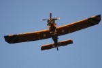 Samoloty gaśnicze Dromader dokonały kilkunastu zrzutów wody, tankując ją na pobliskim lotnisku.