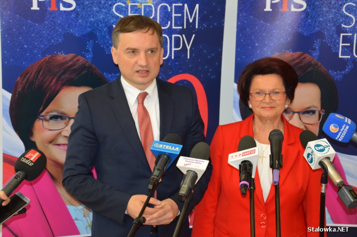 Minister Sprawiedliwości Zbigniew Ziobro i promowana przez niego na europosła Maria Kurowska.