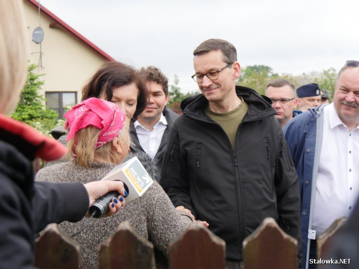 Premier RP Mateusz Morawiecki odwiedził miejscowość Ruda w gminie Bojanów w związku z trudną sytuacją powodziową.