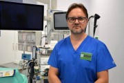 Doktor Tomasz Kiszka, kierownik Pracowni Endoskopowej w Powiatowym Szpitalu Specjalistycznym w Stalowej Woli.