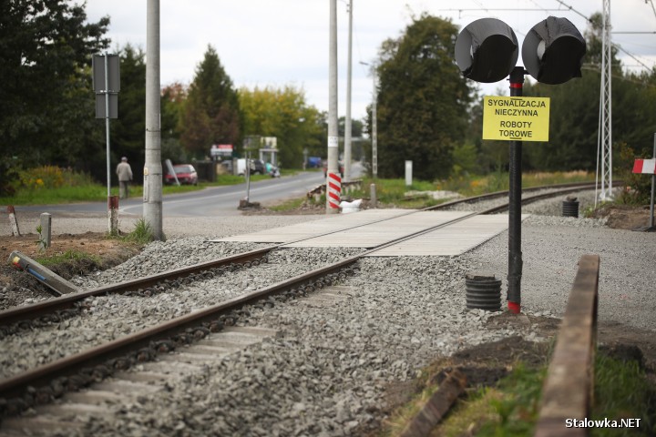 Nowo wyremontowany przejazd drogowo-kolejowy na ulicy Sandomierskiej. 