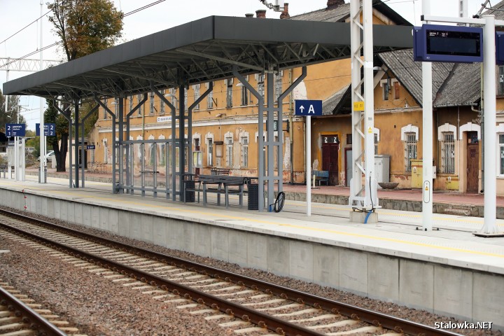 Stacja Rozwadów: nowe perony i infrastruktura na Lublin.