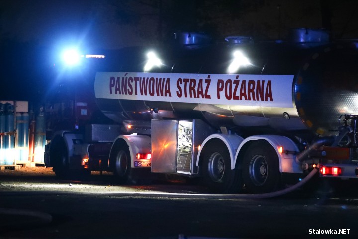 Na ulicy Przemysłowej w Stalowej Woli doszło do pożaru na składowisku odpadów.