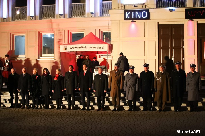 Z okazji 101 rocznicy odzyskania przez Polskę niepodległości główne uroczystości odbyły się na Placu Piłsudskiego w Stalowej Woli.