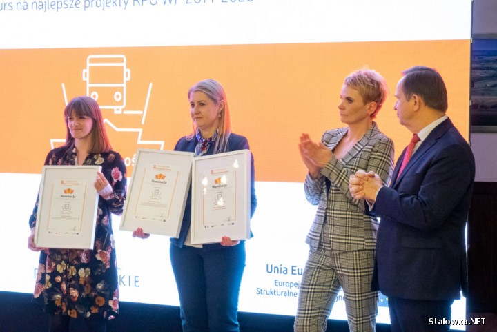 Nominacje w konkursie na najlepsze projekty Regionalnego Programu Operacyjnego Województwa Podkarpackiego 2014-2020 w kategorii mobilność, odebrała zastępca prezydenta Renata Knap (druga z lewej).