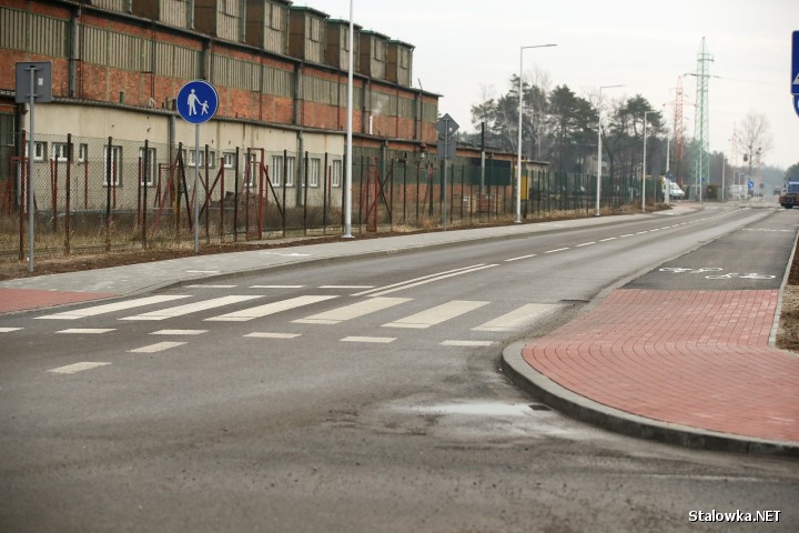 W Stalowej Woli przy udziale władz samorządowych, polityków, wykonawcy, poinformowano o zakończeniu budowy drogi przez dawne tereny Huty Stalowa Wola od ul. COP do ul. Solidarności drogi.