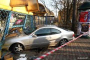 19-letnemu kierowca Mercedesa, który na ulicy Energetyków z impetem uderzył w kiosk ruchu, w wyniku czego śmierć poniósł 85-letni mężczyzna a 60-letnia kobieta została ranna, grozi 8 lat pozbawienia wolności.