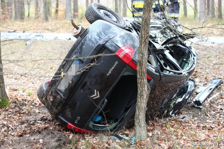 Do czołowego zderzenia pojazdów doszło na trasie Stalowa Wola - Tarnobrzeg.