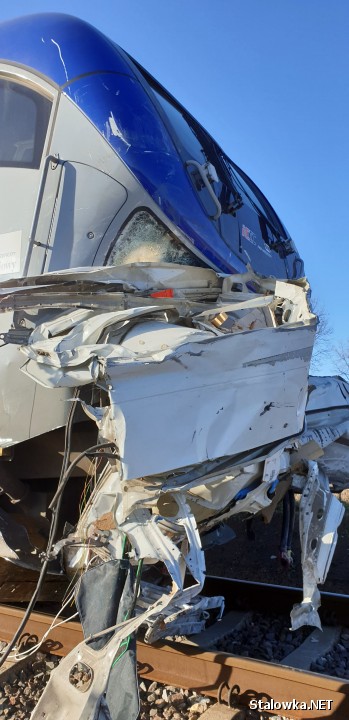 Do groźnego wypadku doszło na przejeździe kolejowym w Antoniówce (gmina Zaklików).