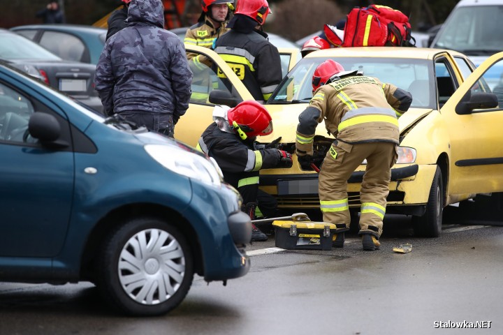 Do zderzenia pojazdów doszło na ulicy Okulickiego w Stalowej Woli.