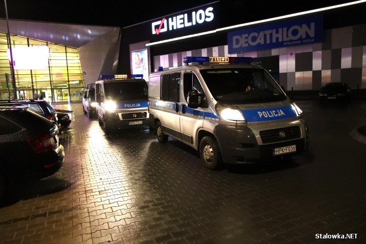 Kino Helios w Stalowej Woli było jednym z pięciu na mapie Podkarpacia, które przeszukiwała policja w związku z poszukiwaniem materiałów wybuchowych.