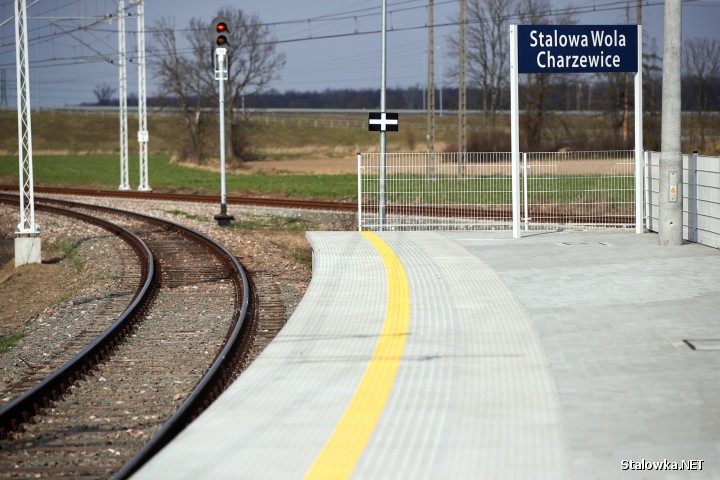 Nowy przystanek kolejowy Stalowa Wola-Charzewice dostępny dla podróżnych.