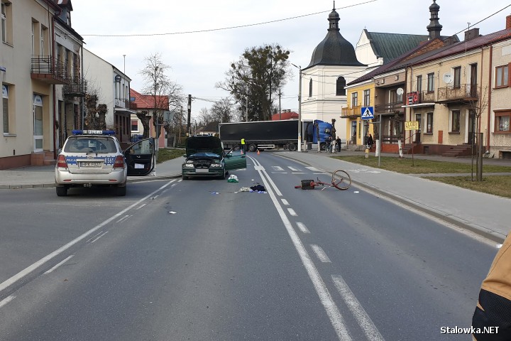 Potrącenie rowerzysty w Zaklikowie (powiat stalowowolski).